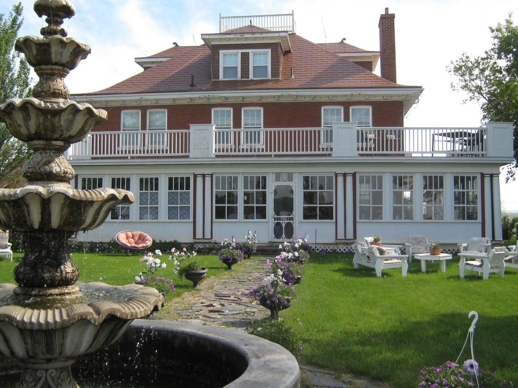 Wakamow Heights Bed And Breakfast Moose Jaw Exterior foto
